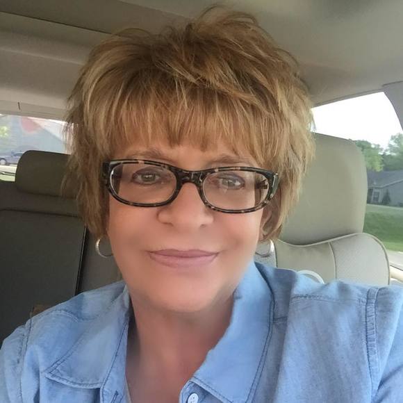 Meet your Posher, Janet - Picture 1 of 1